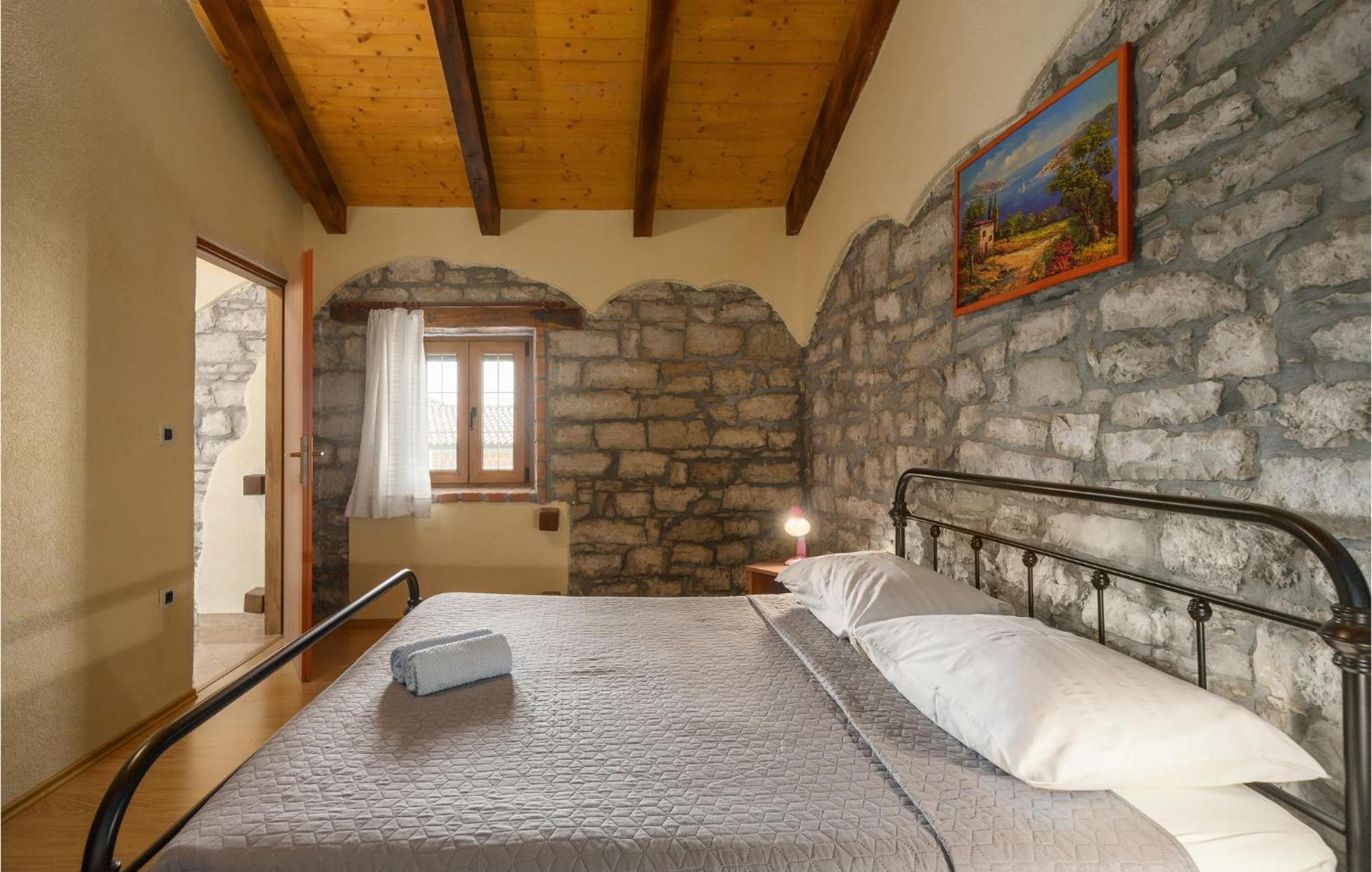 Lovely Home In Visnjan With Outdoor Swimming Pool Dış mekan fotoğraf