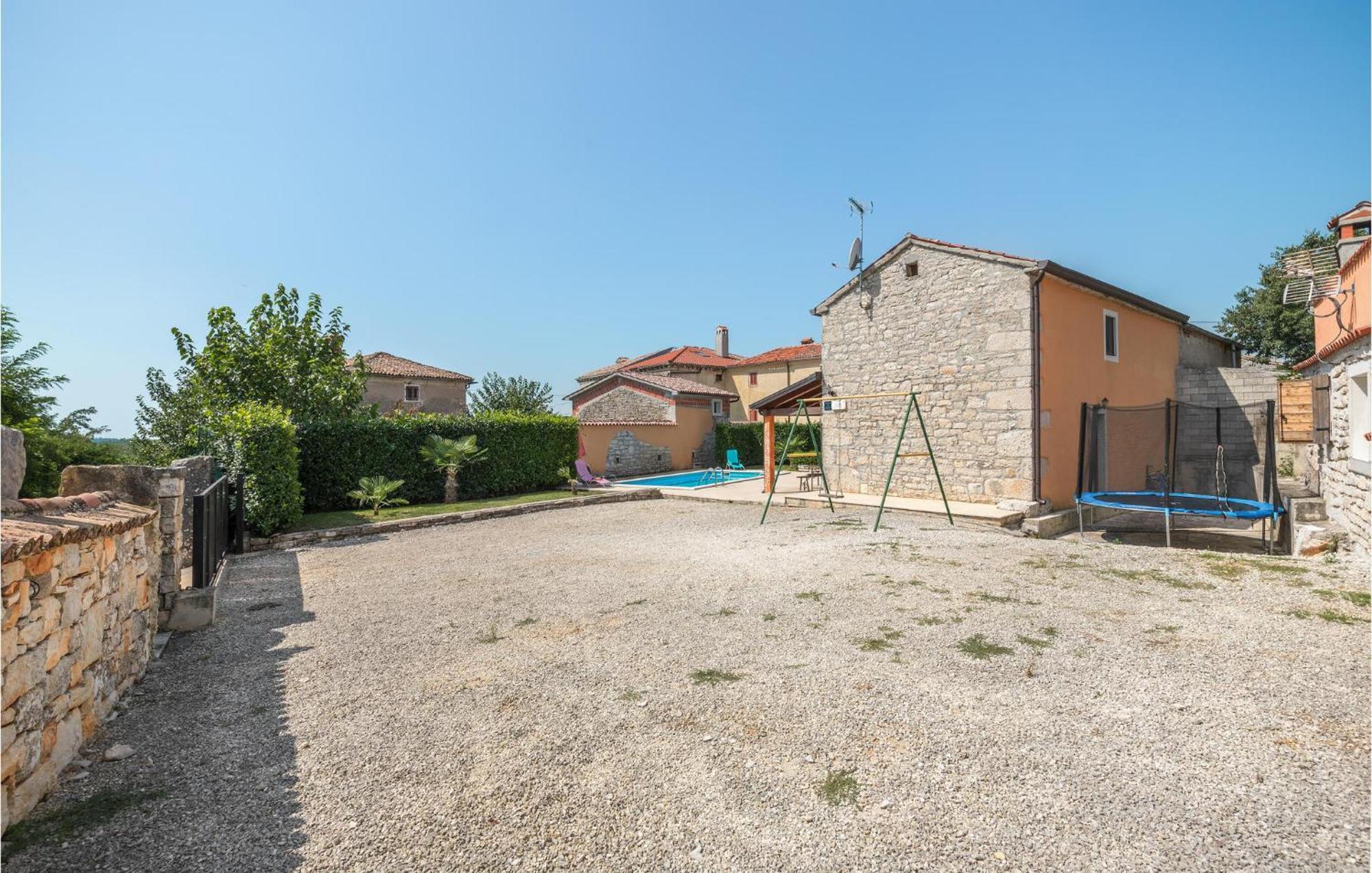 Lovely Home In Visnjan With Outdoor Swimming Pool Dış mekan fotoğraf